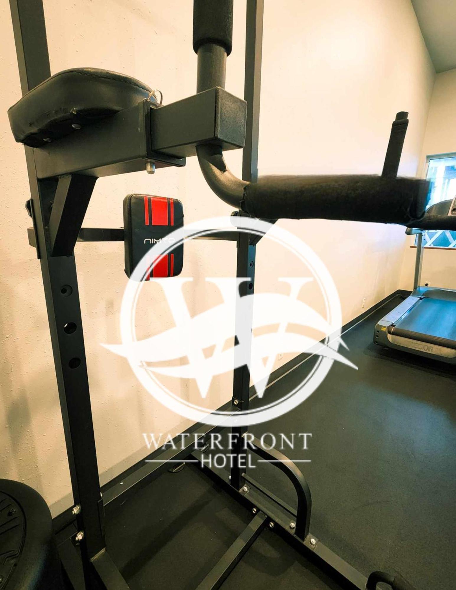 Waterfront Hotel プレーリー・ドゥ・シーン エクステリア 写真